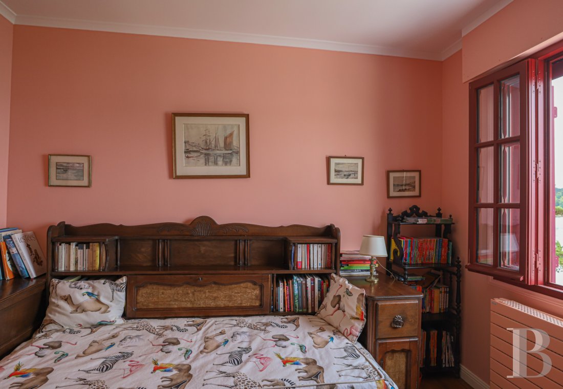 On the Île-aux-Moines, in the Gulf of Morbihan, a family house where you can almost step out onto the water - photo  n°21